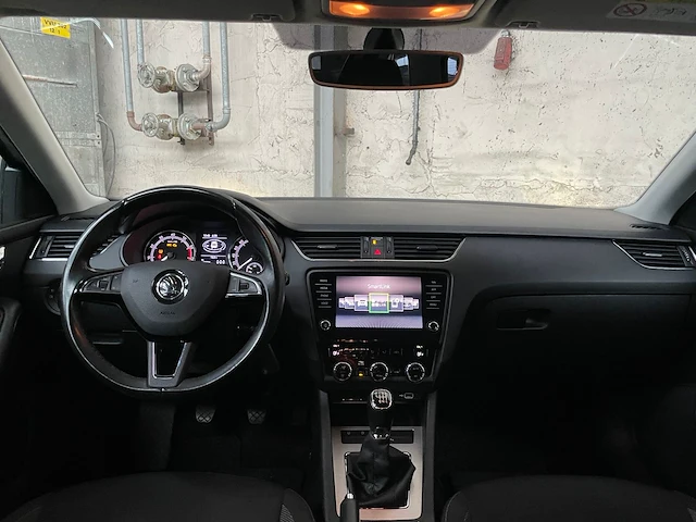 Skoda octavia combi 1.0 tsi grt amb. bns 116pk 2019 -orig. nl-, xr-784-v - afbeelding 31 van  62