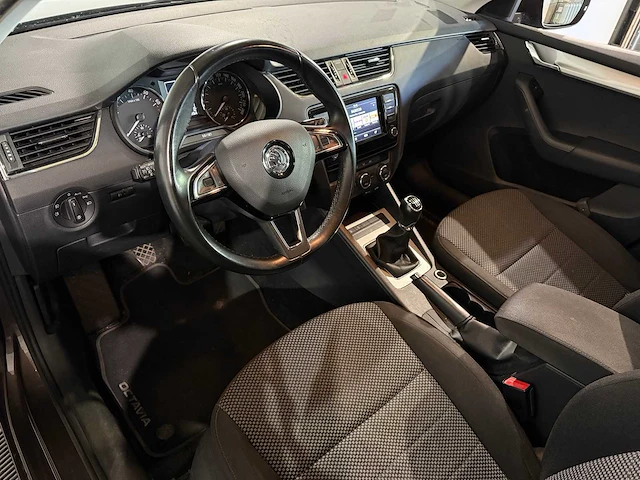 Skoda octavia combi 1.0 tsi grt amb bns, kp-623-z - afbeelding 3 van  17