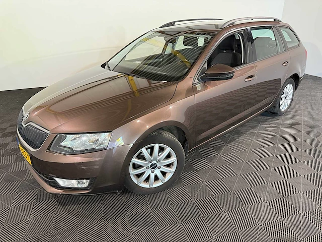 Skoda octavia combi 1.0 tsi grt amb bns, kp-623-z - afbeelding 1 van  17