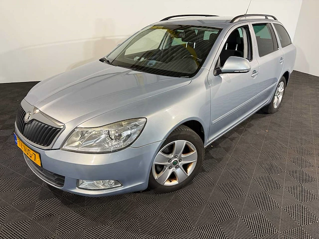 Skoda octavia combi 1.2 tsi ambition bns, 12-njs-7 - afbeelding 1 van  13