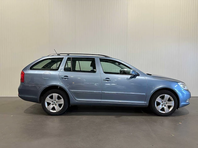 Skoda octavia combi 1.2 tsi ambition bns automaat 82-spz-1 - afbeelding 17 van  20