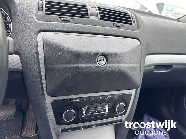 Skoda octavia combi 1.2 tsi elegance, 68-lpg-a - afbeelding 11 van  19