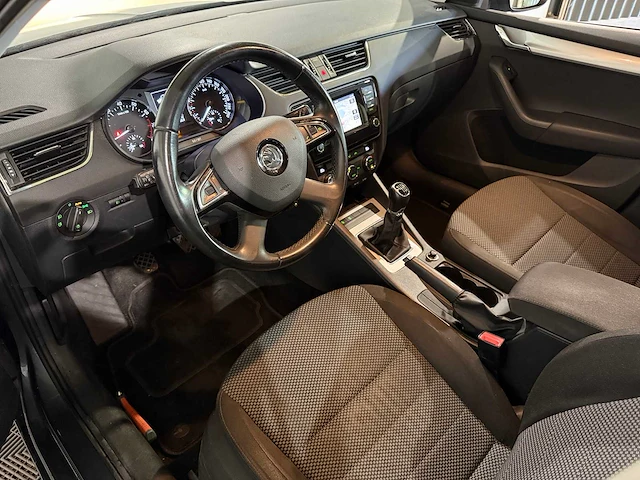 Skoda octavia combi 1.2 tsi grt amb bns, 3-xjd-55 - afbeelding 10 van  12