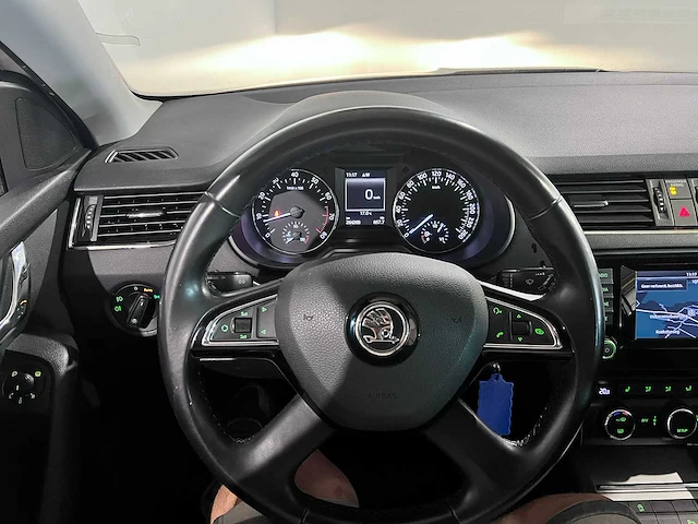 Skoda octavia combi 1.2 tsi grt amb bns, 5-sjv-26 - afbeelding 4 van  17