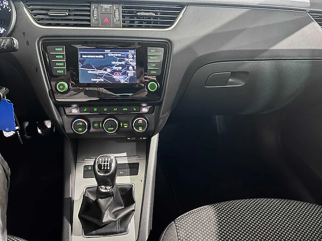 Skoda octavia combi 1.2 tsi grt amb bns, 5-sjv-26 - afbeelding 5 van  17