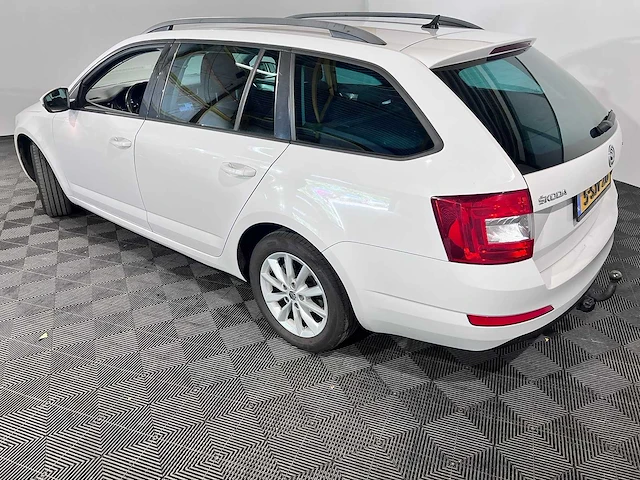 Skoda octavia combi 1.2 tsi grt amb bns, 5-sjv-26 - afbeelding 10 van  17