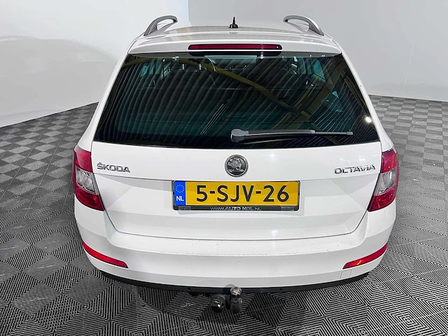 Skoda octavia combi 1.2 tsi grt amb bns, 5-sjv-26 - afbeelding 11 van  17