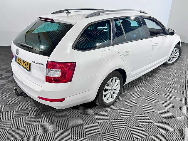 Skoda octavia combi 1.2 tsi grt amb bns, 5-sjv-26 - afbeelding 13 van  17
