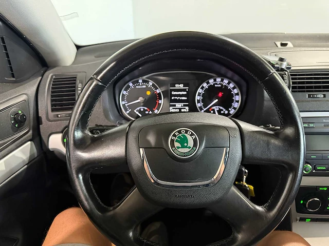 Skoda octavia combi 1.4 tsi ambition bns, 61-kds-9 - afbeelding 2 van  13