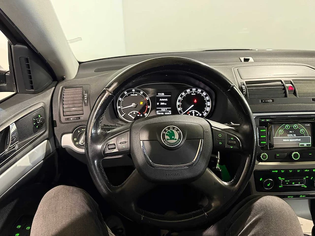 Skoda octavia combi 1.4 tsi gr.t.amb.bns, 01-tgl-8 - afbeelding 2 van  13