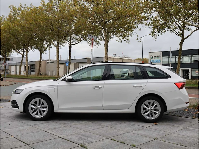 Skoda octavia combi 1.4 tsi iv phev 204pk automaat 2022 - afbeelding 12 van  30