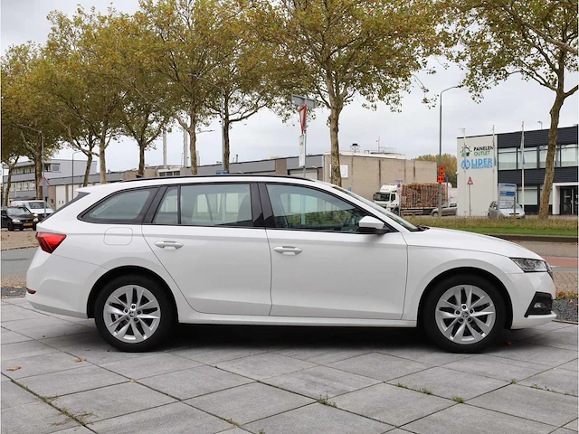 Skoda octavia combi 1.4 tsi iv phev 204pk automaat 2022 - afbeelding 27 van  30