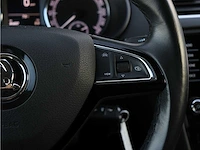 Skoda octavia combi 1.5 tsi grt amb bns | tp-045-k - afbeelding 33 van  40