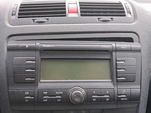 Skoda octavia combi 1.6 ambiente 2006 | 29-st-zb - afbeelding 13 van  28
