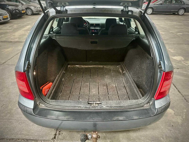 Skoda octavia combi 1.6 celebrate , 10-pf-fg - afbeelding 5 van  14