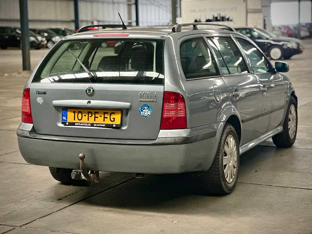 Skoda octavia combi 1.6 celebrate , 10-pf-fg - afbeelding 7 van  14