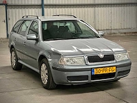 Skoda octavia combi 1.6 celebrate , 10-pf-fg - afbeelding 8 van  14