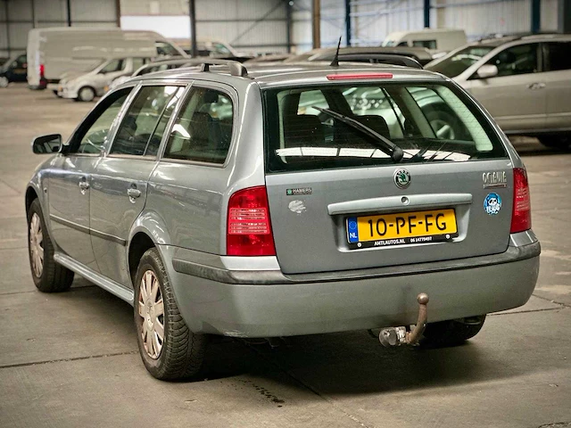 Skoda octavia combi 1.6 celebrate , 10-pf-fg - afbeelding 9 van  14