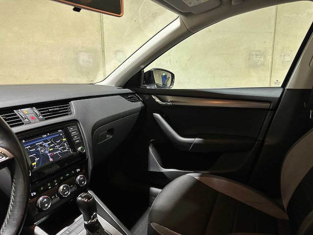 Skoda octavia combi 1.6 tdi greentech joy business 110pk 2016 (automaat), jx-809-g - afbeelding 10 van  39