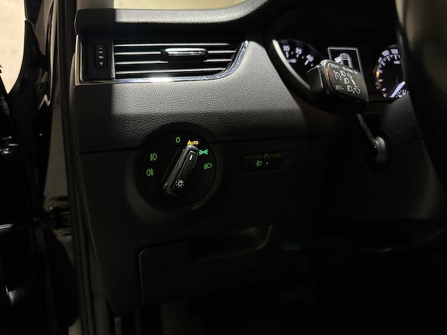 Skoda octavia combi 1.6 tdi greentech joy business 110pk 2016 (automaat), jx-809-g - afbeelding 11 van  39