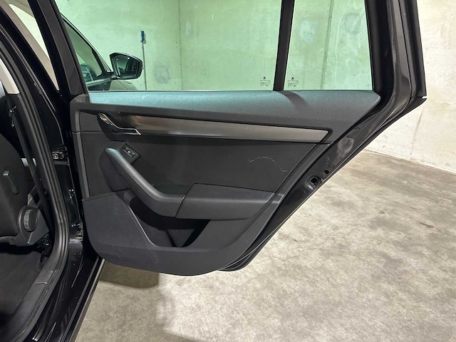 Skoda octavia combi 1.6 tdi greentech joy business 110pk 2016 (automaat), jx-809-g - afbeelding 28 van  39