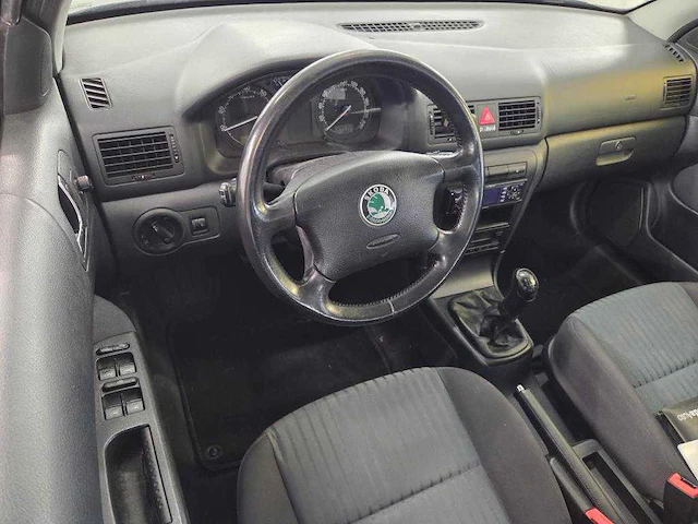 Skoda octavia combi 1.8 t démarrage , 91-rt-vx - afbeelding 13 van  15