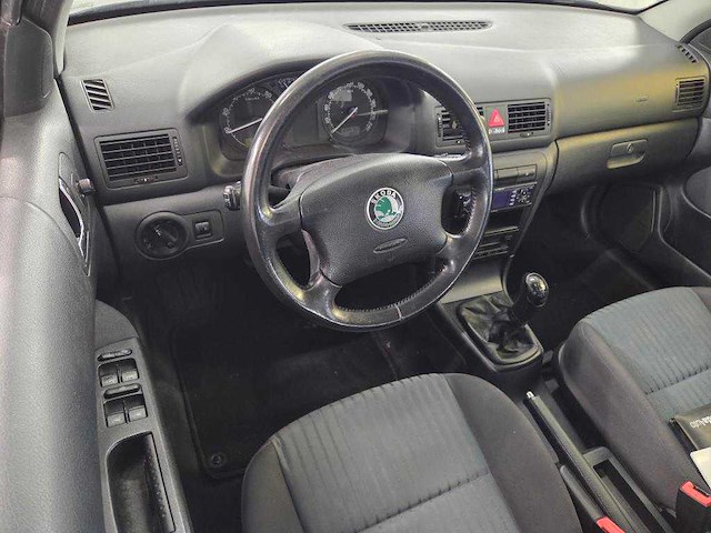 Skoda octavia combi 1.8 t démarrage , 91-rt-vx - afbeelding 13 van  15