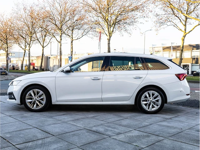 Skoda octavia combi 2.0 tdi automaat 2020 vol leer keyless head-up camera memory massage stoel ventilatie, l-159-dp - afbeelding 12 van  42