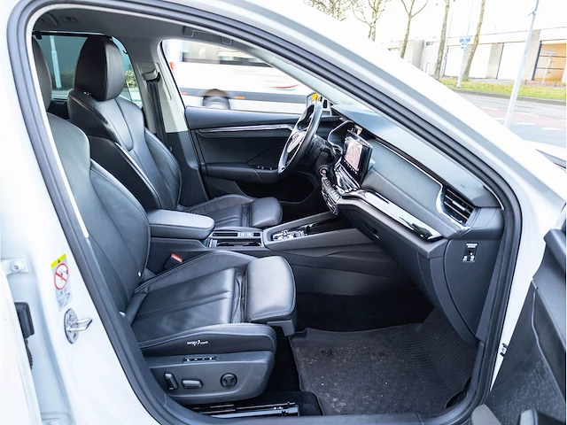 Skoda octavia combi 2.0 tdi automaat 2020 vol leer keyless head-up camera memory massage stoel ventilatie, l-159-dp - afbeelding 32 van  42