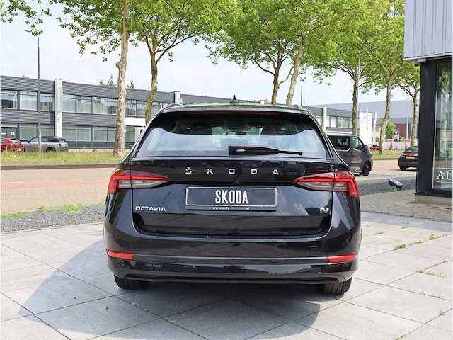 Skoda octavia combi iv 1.4 tsi phev 204pk automaat 2022 - afbeelding 31 van  36