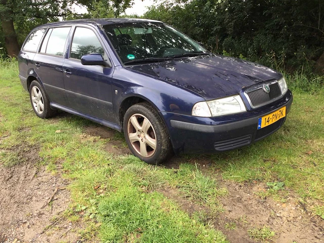 Skoda octavia combi personenauto - afbeelding 1 van  14