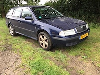 Skoda octavia combi personenauto - afbeelding 1 van  14