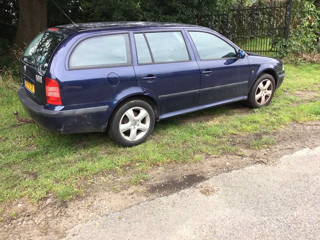 Skoda octavia combi personenauto - afbeelding 3 van  14