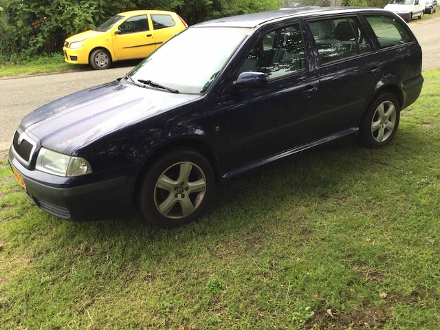 Skoda octavia combi personenauto - afbeelding 4 van  14
