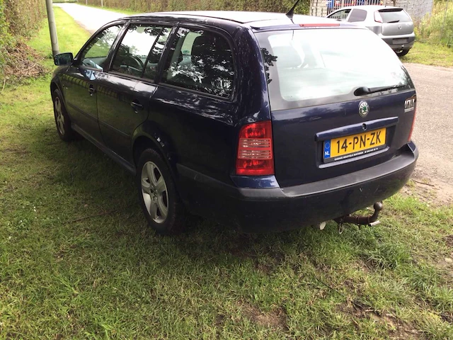 Skoda octavia combi personenauto - afbeelding 5 van  14