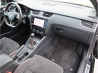 Skoda octavia combi rs 2.0 tfsi 245pk automaat 2019 panodak keyless canton standkachel memory stoelverwarming - afbeelding 6 van  43