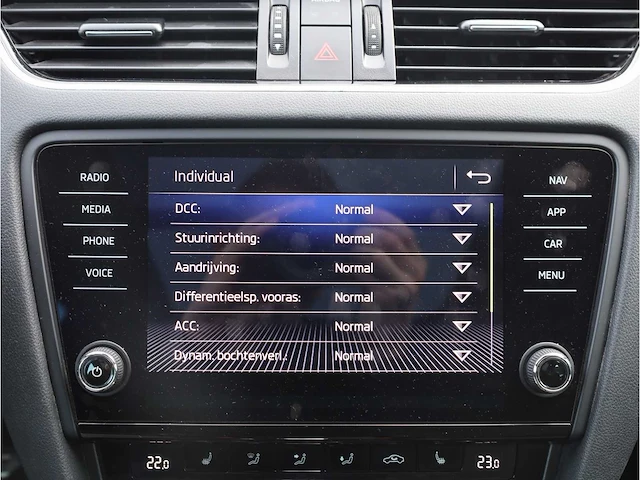 Skoda octavia combi rs 2.0 tfsi 245pk automaat 2019 panodak keyless canton standkachel memory stoelverwarming - afbeelding 19 van  43