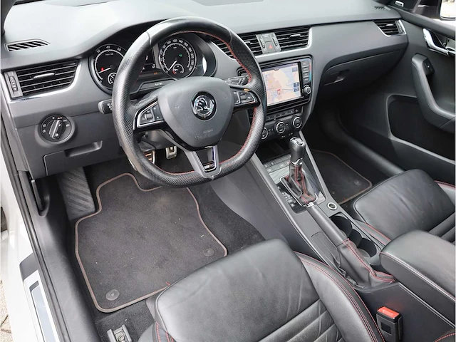 Skoda octavia combi rs 2.0 tsi 230pk automaat 2016 vol leer keyless memory canton dab 19inch, s-023-lh - afbeelding 2 van  40