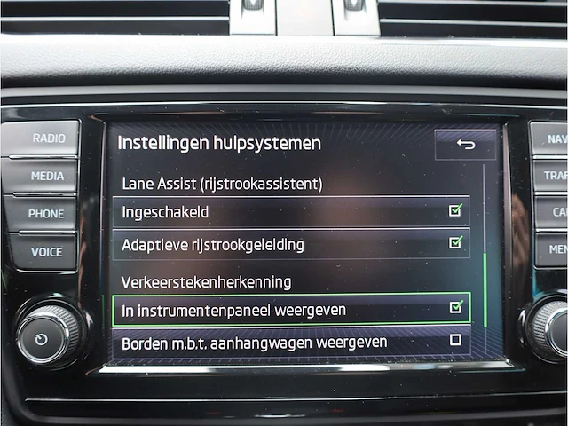 Skoda octavia combi rs 2.0 tsi 230pk automaat 2016 vol leer keyless memory canton dab 19inch, s-023-lh - afbeelding 15 van  40