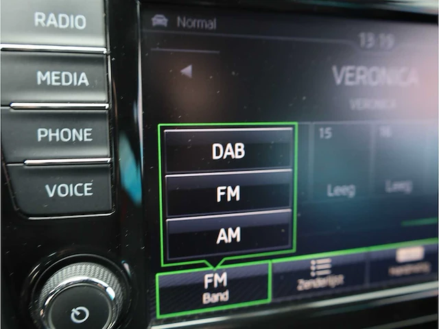 Skoda octavia combi rs 2.0 tsi 230pk automaat 2016 vol leer keyless memory canton dab 19inch, s-023-lh - afbeelding 16 van  40
