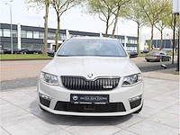 Skoda octavia combi rs 2.0 tsi 230pk automaat 2016 vol leer keyless memory canton dab 19inch, s-023-lh - afbeelding 39 van  40