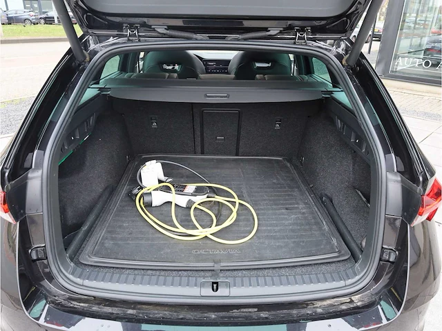 Skoda octavia combi rs iv 1.4 tsi phev 245pk automaat 2021 - afbeelding 29 van  47