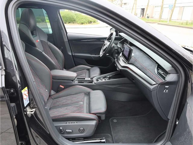 Skoda octavia combi rs iv 1.4 tsi phev 245pk automaat 2021 - afbeelding 38 van  47
