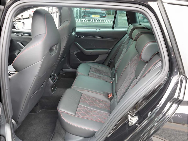 Skoda octavia combi rs iv 1.4 tsi phev 245pk automaat 2021 - afbeelding 40 van  47