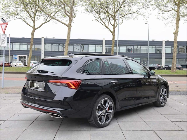 Skoda octavia combi rs iv 1.4 tsi phev 245pk automaat 2021 - afbeelding 43 van  47