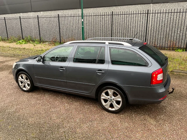 Skoda octavia personenauto - afbeelding 5 van  23