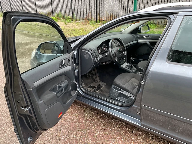 Skoda octavia personenauto - afbeelding 7 van  23