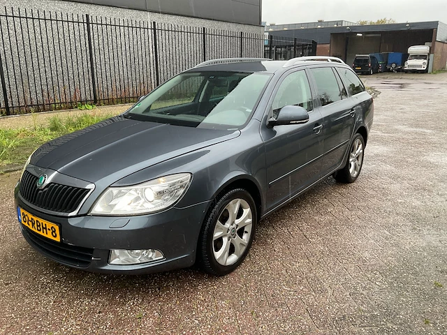 Skoda octavia personenauto - afbeelding 1 van  23