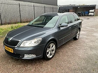 Skoda octavia personenauto - afbeelding 1 van  23