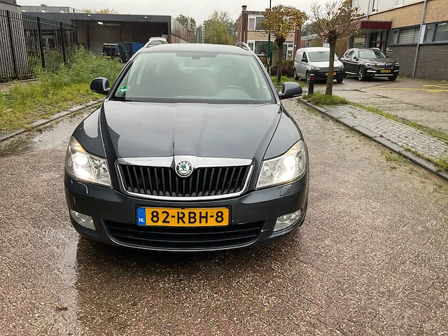 Skoda octavia personenauto - afbeelding 18 van  23
